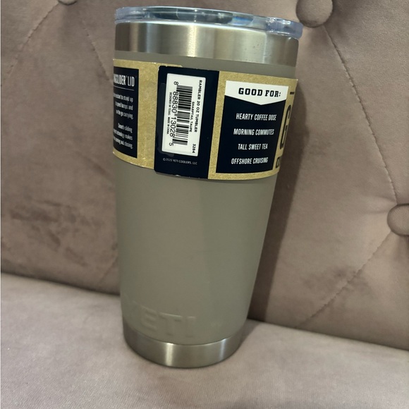 Yeti sharp tail taupe 20oz tumbler - Picture 2 of 5